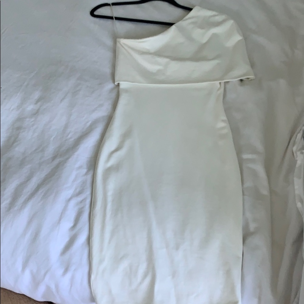 Michelle Mason white one-shoulder body con dress